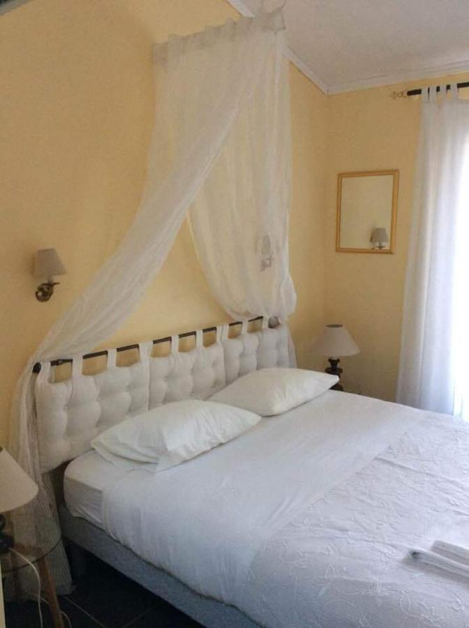 Les Rocailles De La Reine Bed and Breakfast Lamonzie-Montastruc Eksteriør billede